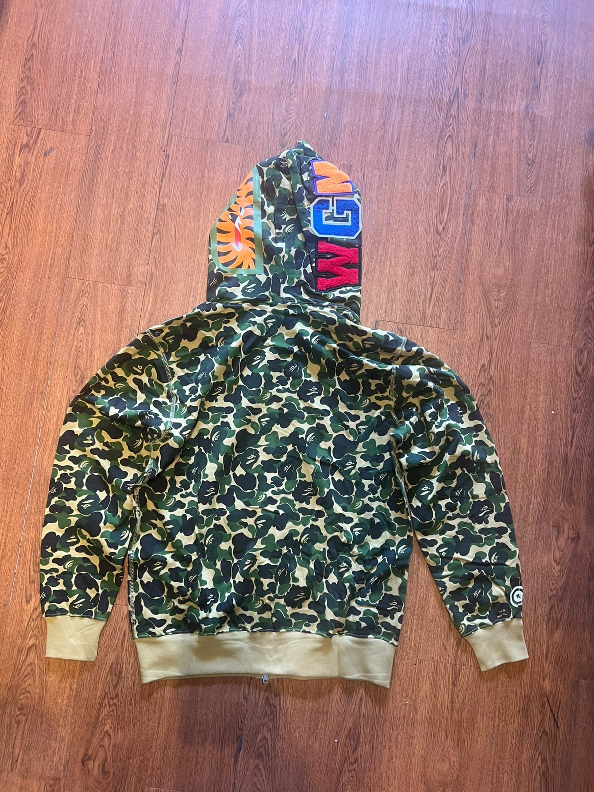 Hoodie Shark Camo verde, vista 2