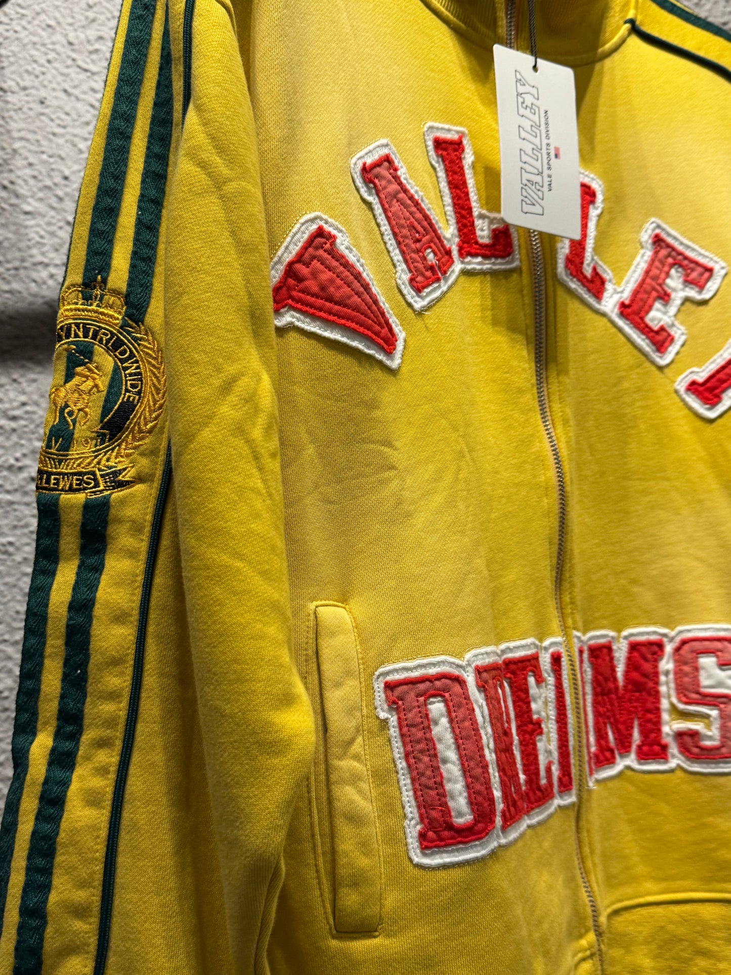 VALLEY DREAMS 4