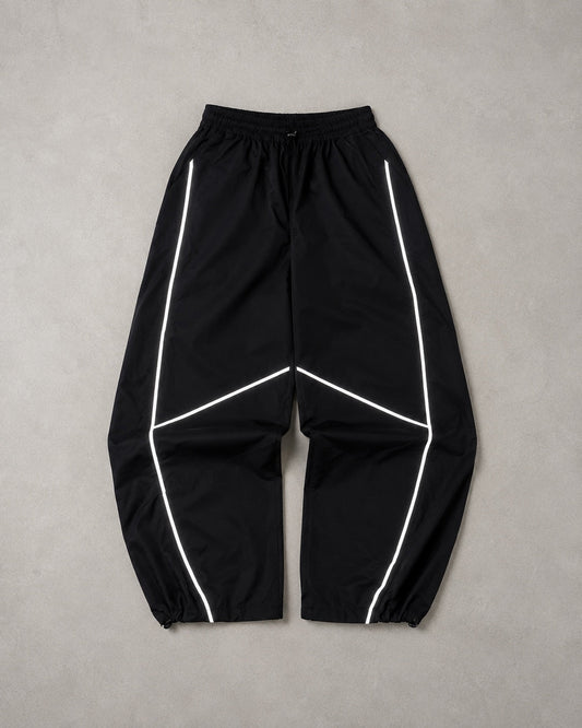 Pants Baggy Comfort ECO negro corte holgado con detalles reflectantes, vista frontal