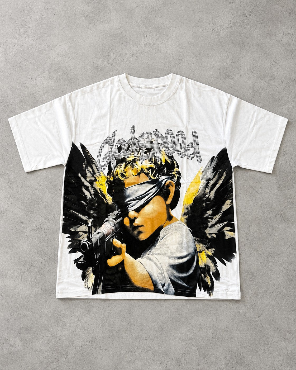 Playera LJ150 blanca con estampado de niño con alas y ojos vendados